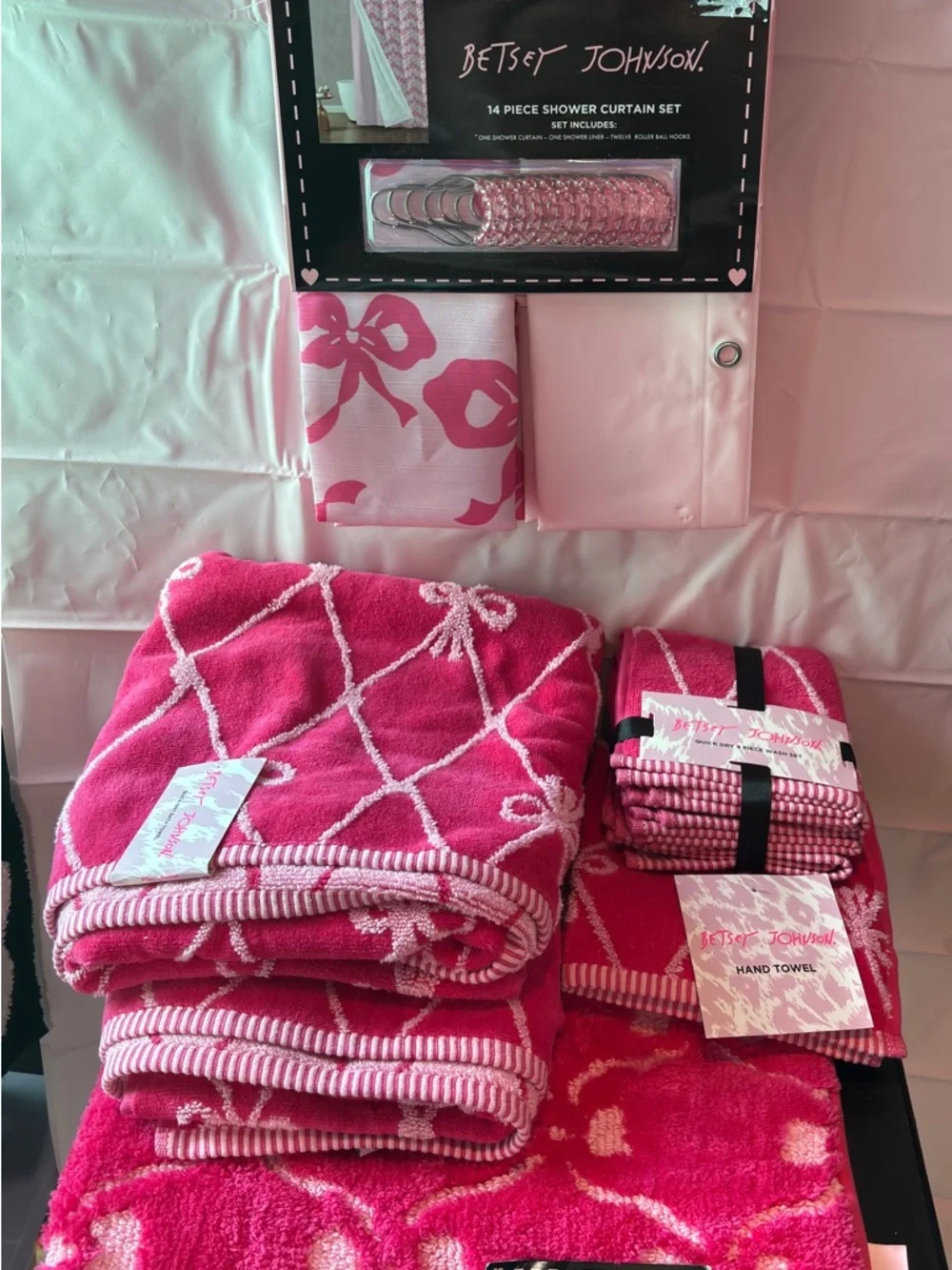 Betsey Johnson Rare Rows of Bows Coquette Bath Set